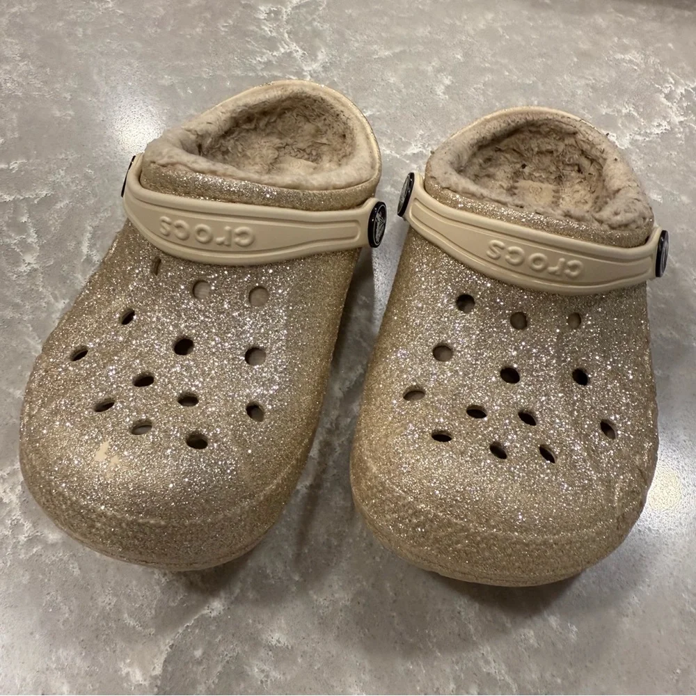 Crocs Gold Glitter Faux Fur Lined Clogs Toddler 11 EUC
